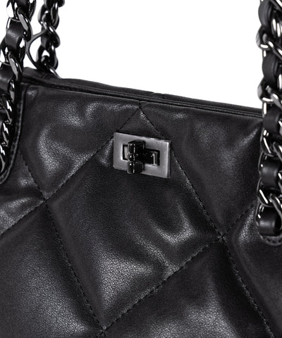 【 A4収納可 】キルティングスクエアチェーンバッグ/ quilted square chain bag