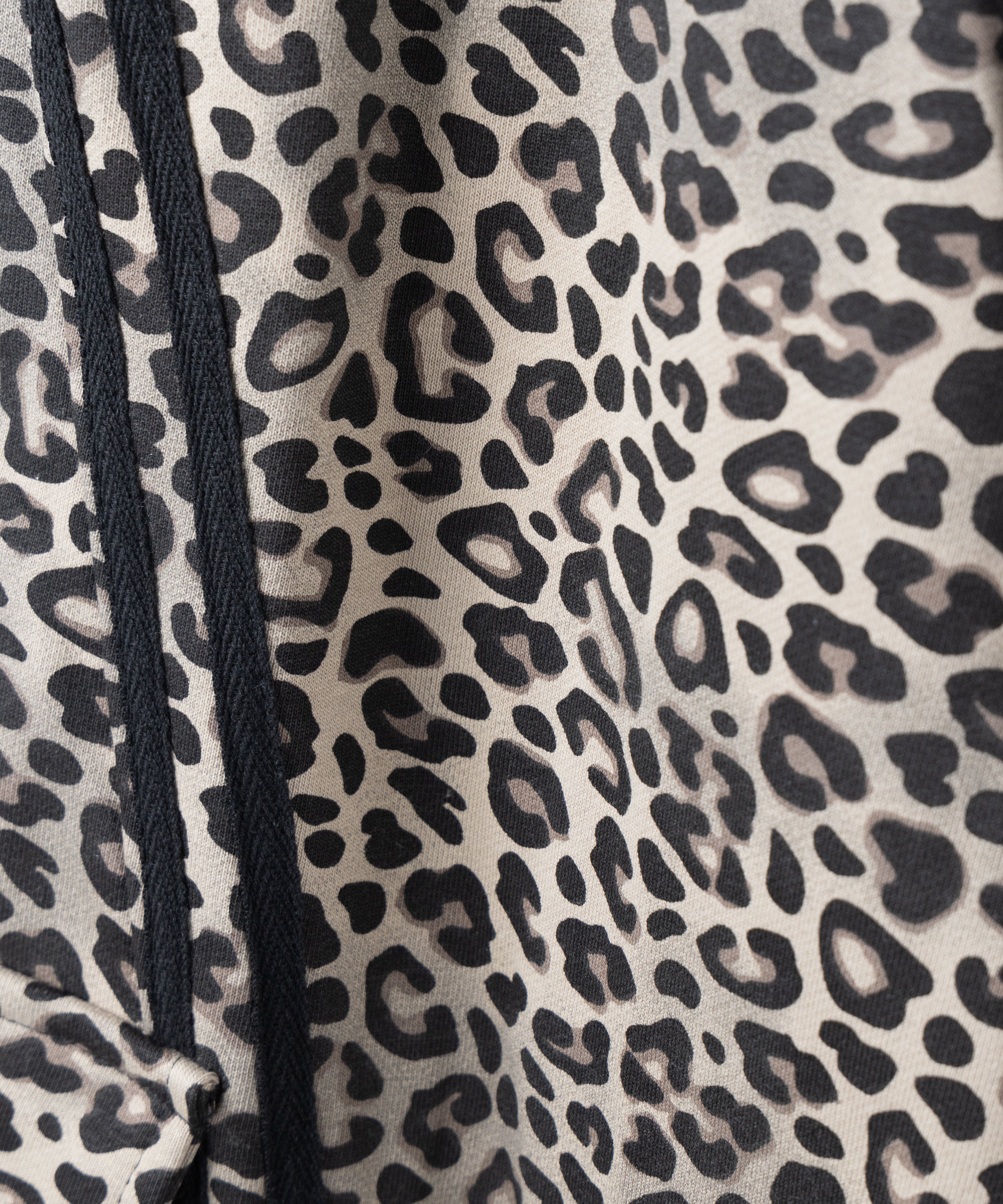 【 裾絞り可能２WAY 】レオパードヴィンテージサイドラインタックワイドスウェットパンツ ／ leopard vintage side line tuck wide sweatpants