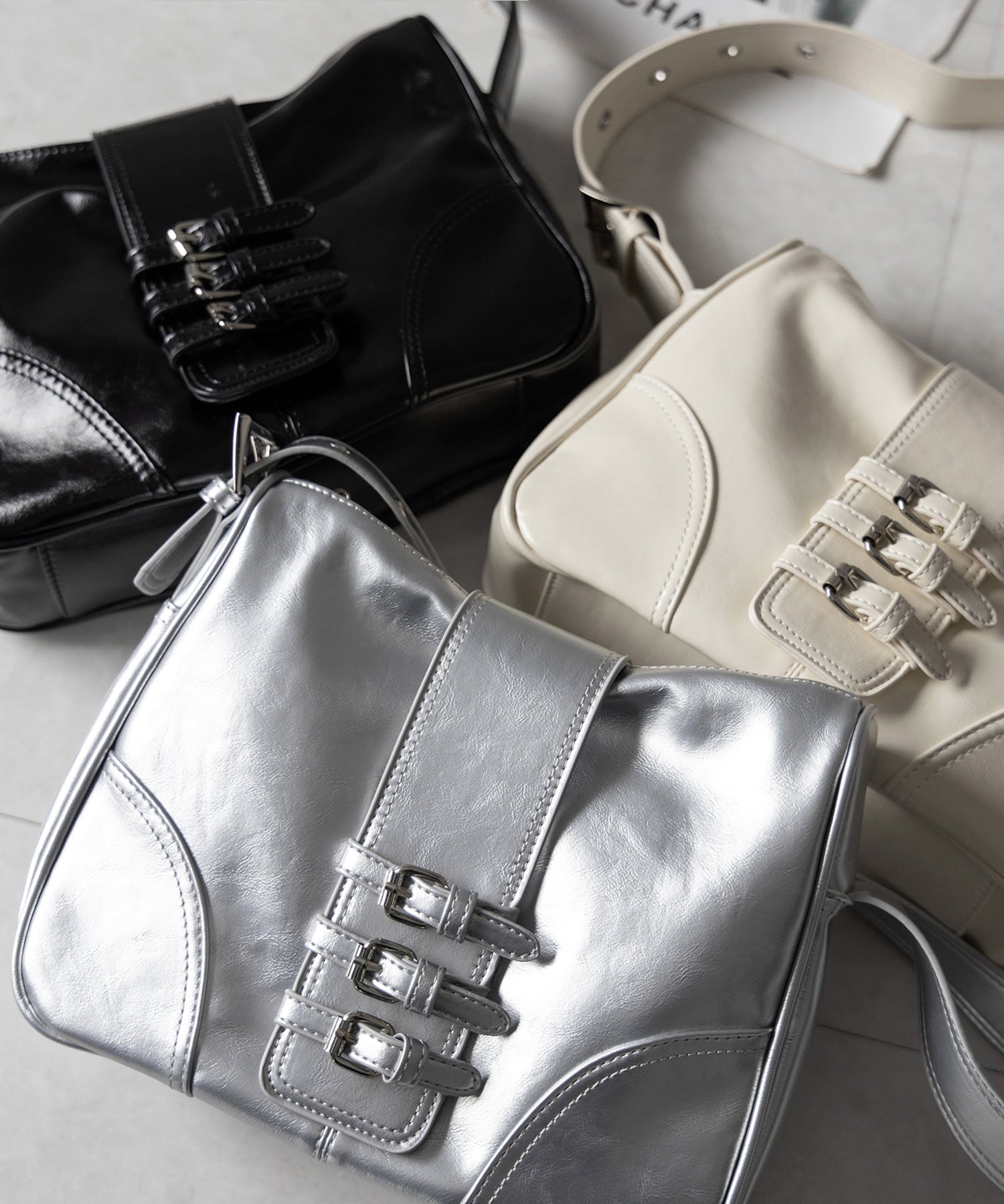 【 ３color 】ベルテッドフェイクレザーショルダーバッグ ／ belted fake leather shoulder bag