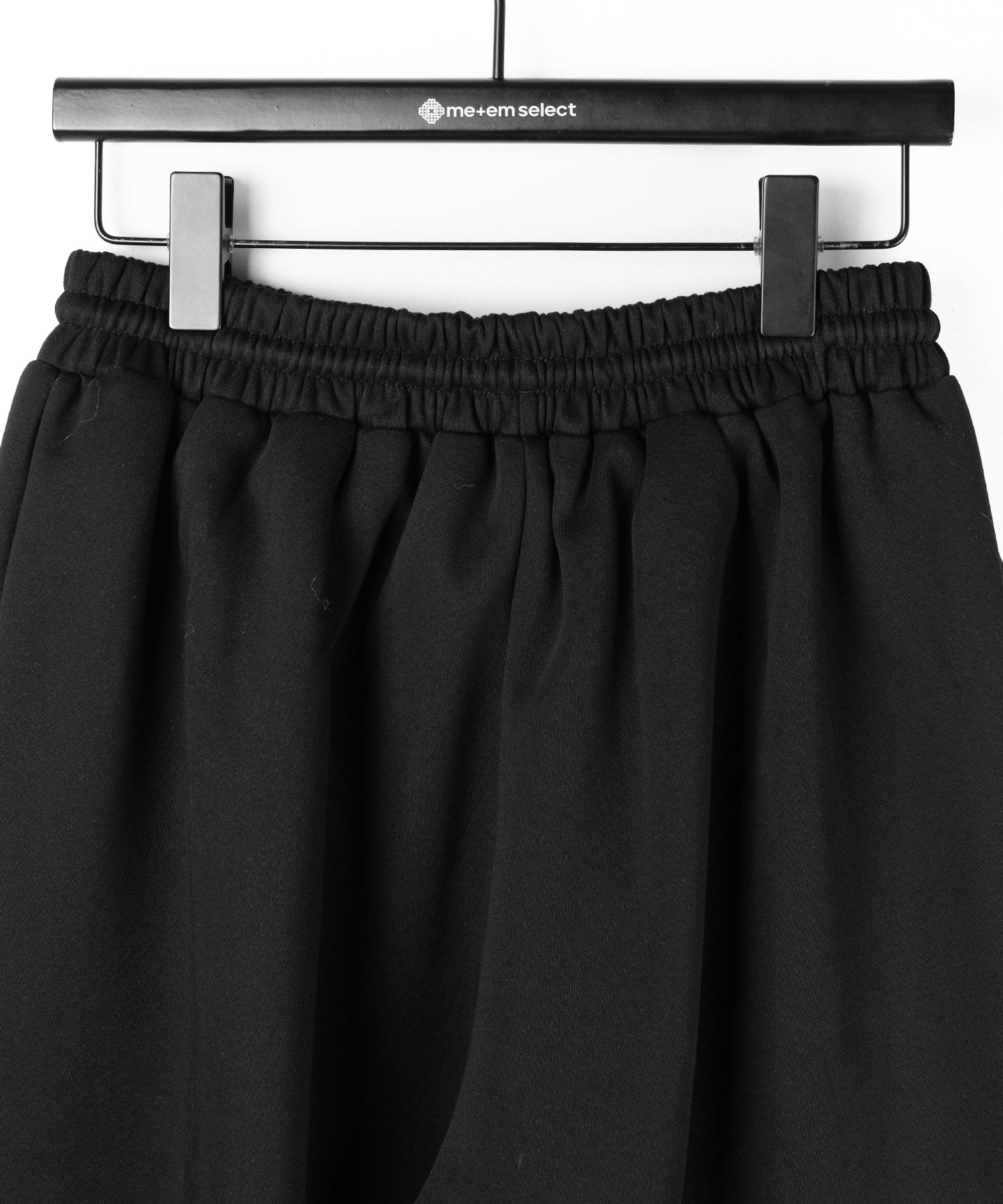 フロントレタリングロゴ刺繍ワイドスウェットパンツ ／ front lettering logo embroidery wide sweatpants