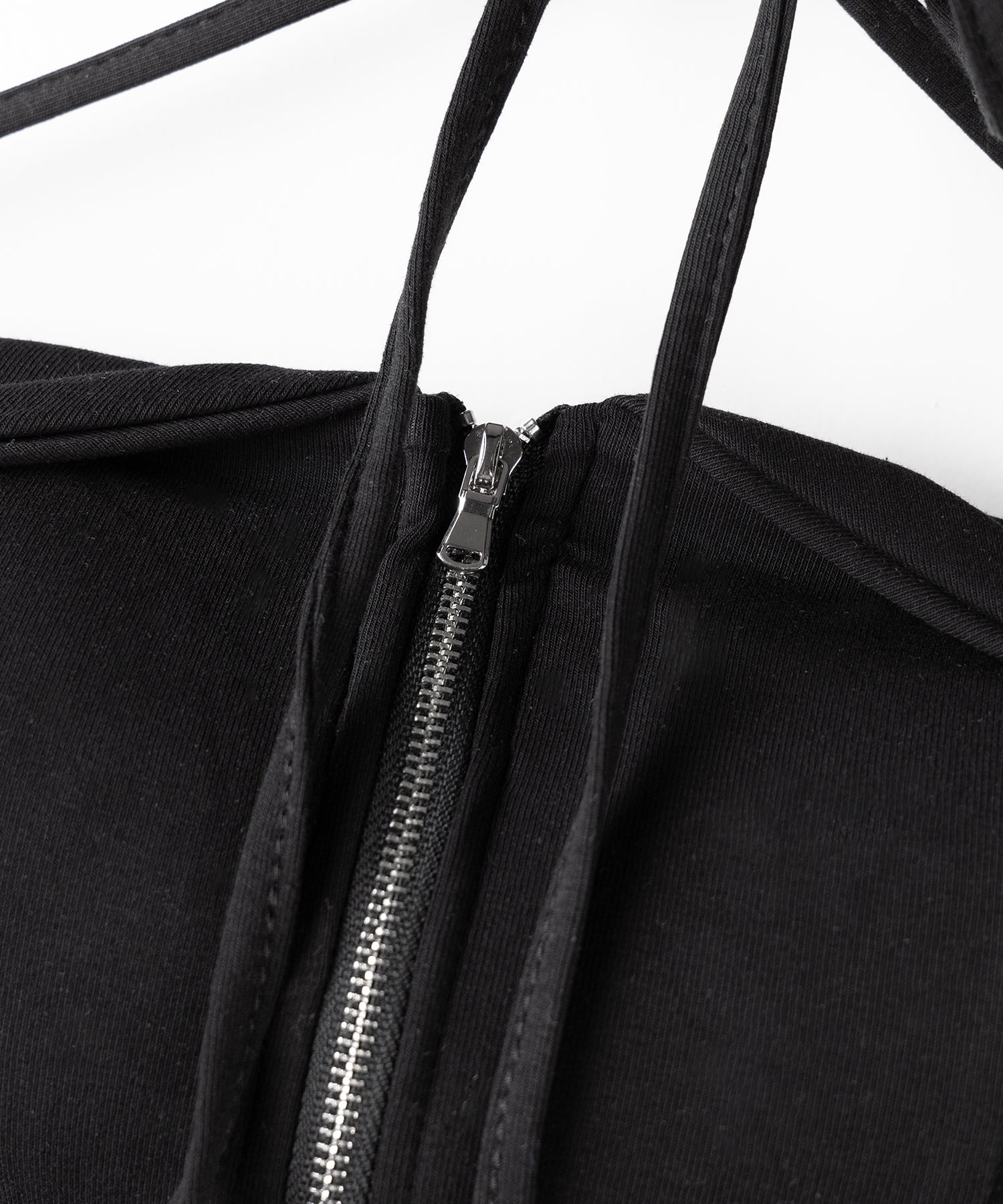 【 ２WAY／ カップ付 】ジップアップクロスストラップリボンベアトップス ／ zip up cross strap ribbon bare tops