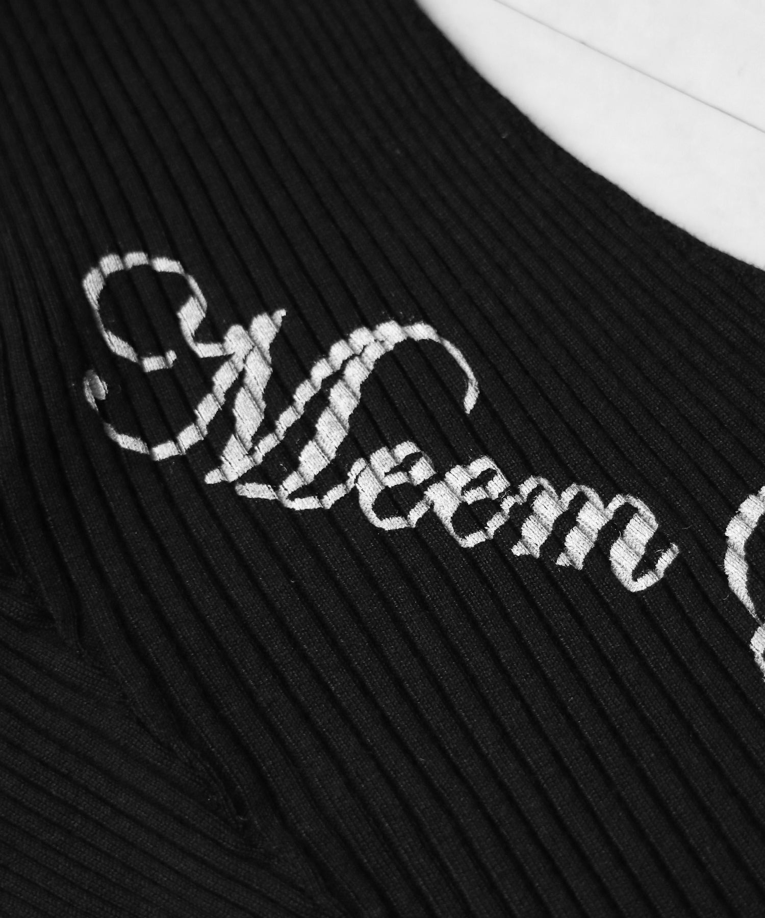レタリングロゴワンショルリブニット ／ lettering logo oneshoulder lib knit