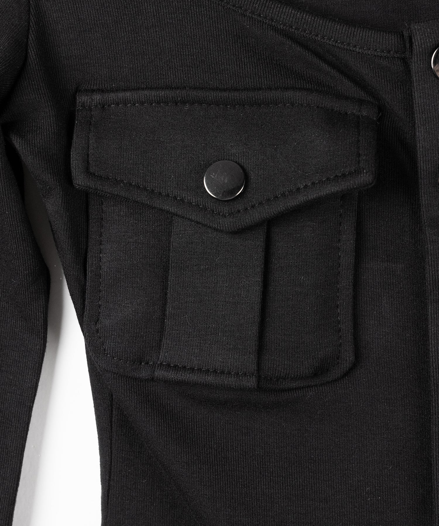 アウトポケットスクエアネック長袖スリムTシャツ ／Out pocket square neck long sleeve slim T-shirt