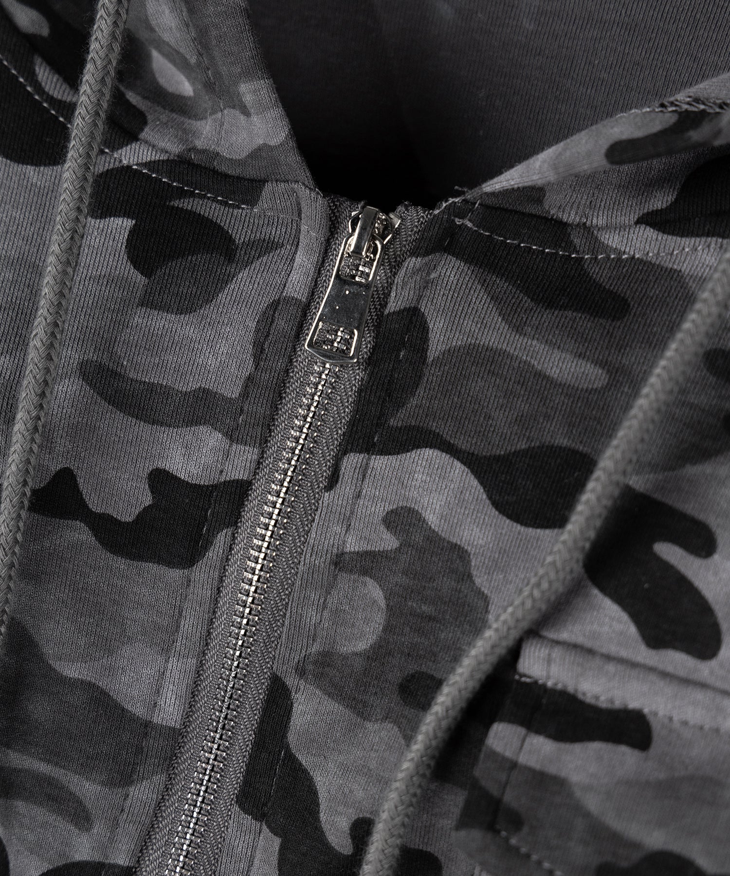 ヴィンテージカモフラダブルジップカットパーカー ／ vintage camouflage double zip cut hoodie