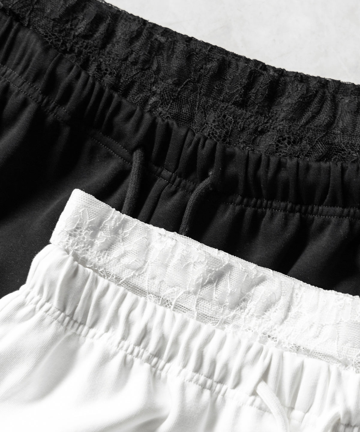 ウエストレースレイヤードスウェットパンツ ／ waist lace layered sweat pants