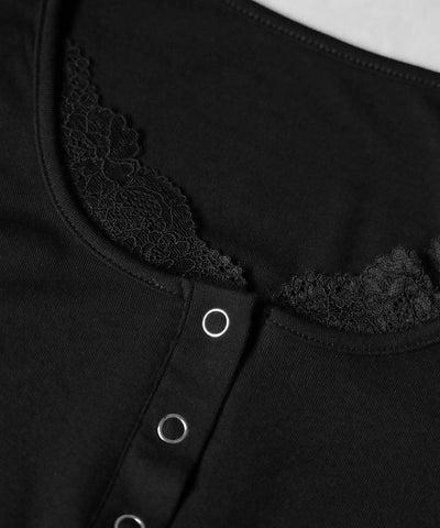 【 人気アイテムの長袖verが新登場！ 】レースレイヤードヘンリーネックスクエア長袖Ｔシャツ ／ lace layered henley neck square long sleeve T-shirt