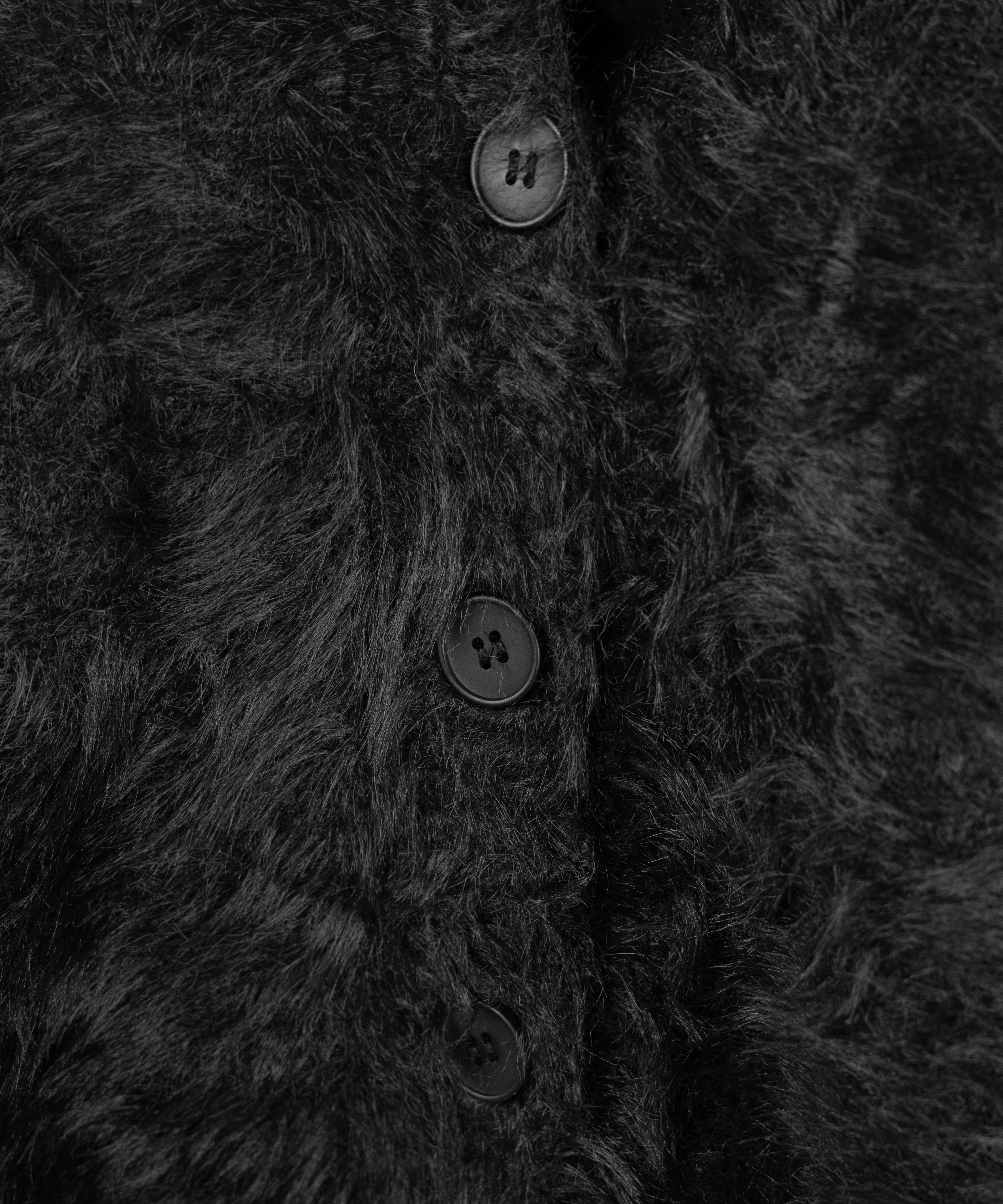 ブラックボタンショートシャギーニットカーディガン ／ black button short shaggy knit cardigan