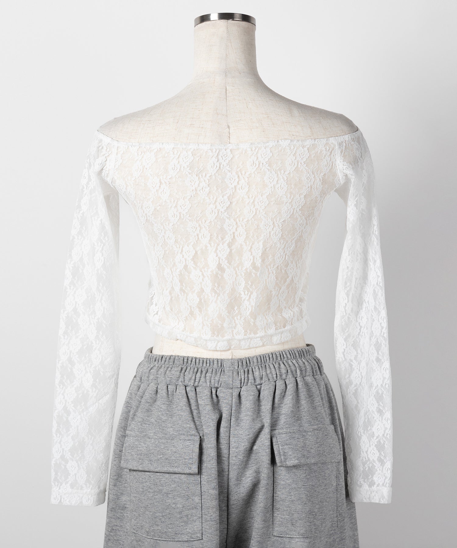 【 ２color 】オフショルショートレーストップス ／ off-shoulder short lace tops