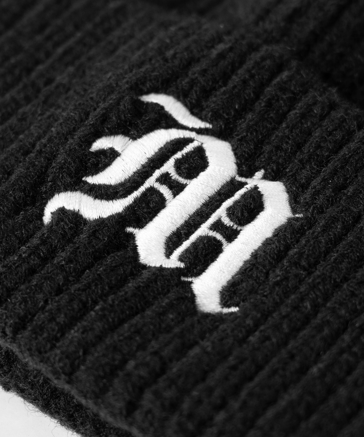 M LOGO 刺繍ニットビーニー ／ M logo embroidery knit beanie