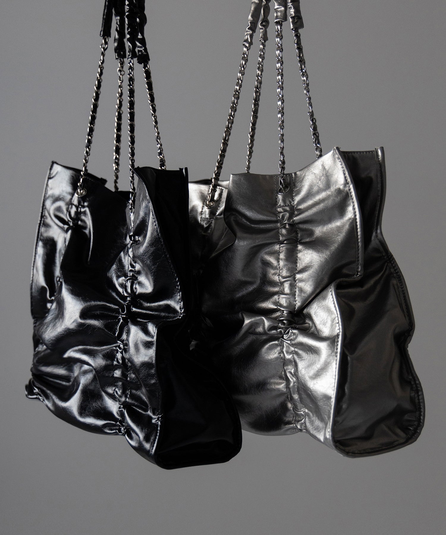 【 ３color ／ A4収納可 】ダブルシャーリングフェイクレザースクエアチェーンバッグ ／ double shirring fake leather square chain bag