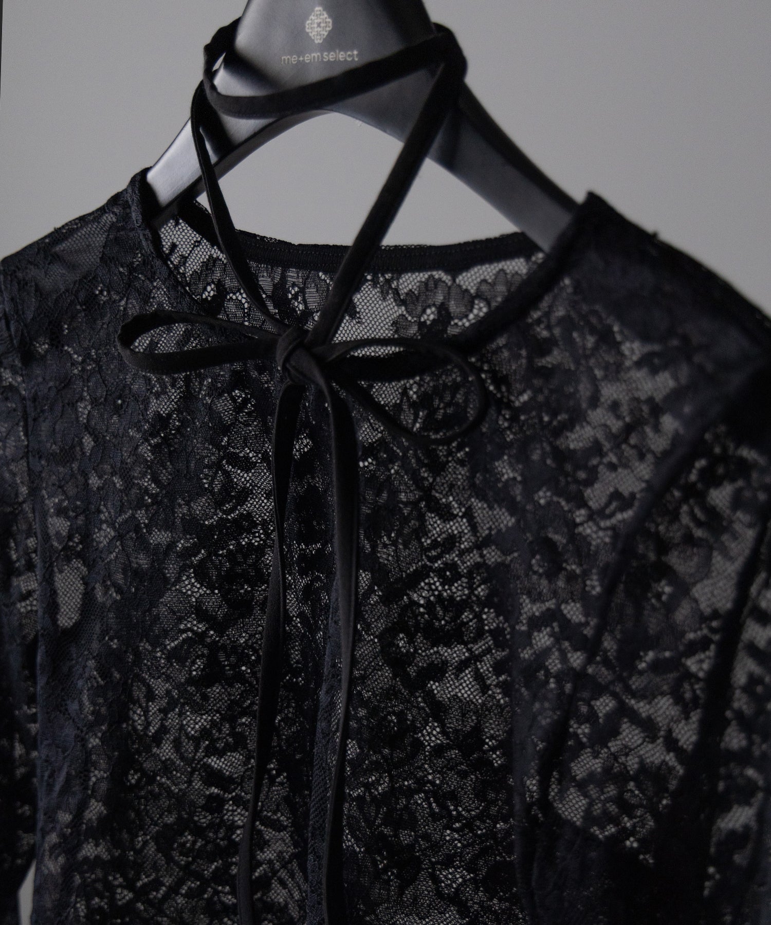 【 ２color 】ストラップリボンショートレーストップス ／ strap ribbon short lace tops