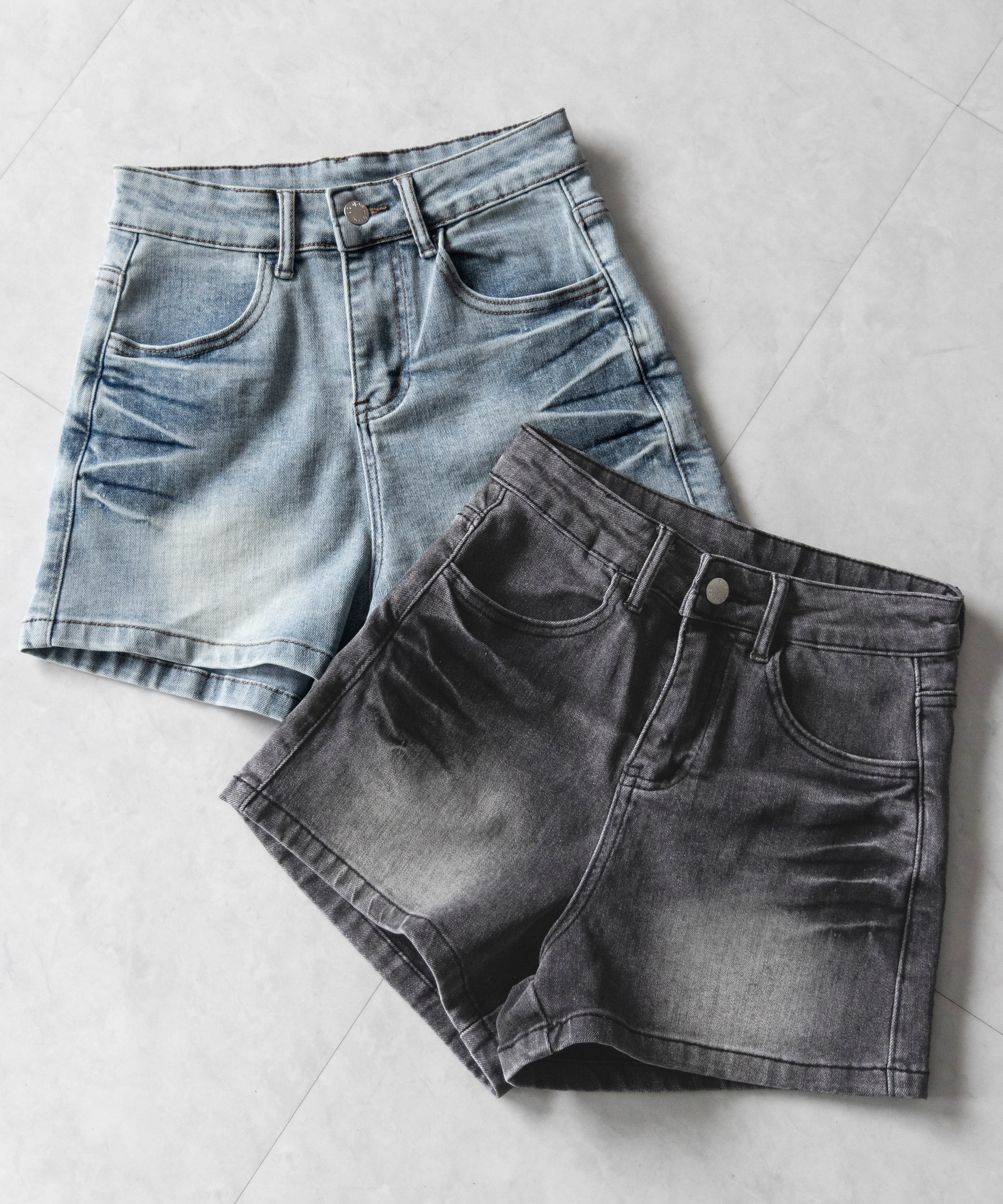 ハイウエストタイトデニムショートパンツ ／ high waist tight short pants