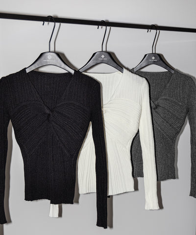 Ⅴネックツイストリブニットトップス ／ V-neck twisted rib knit tops
