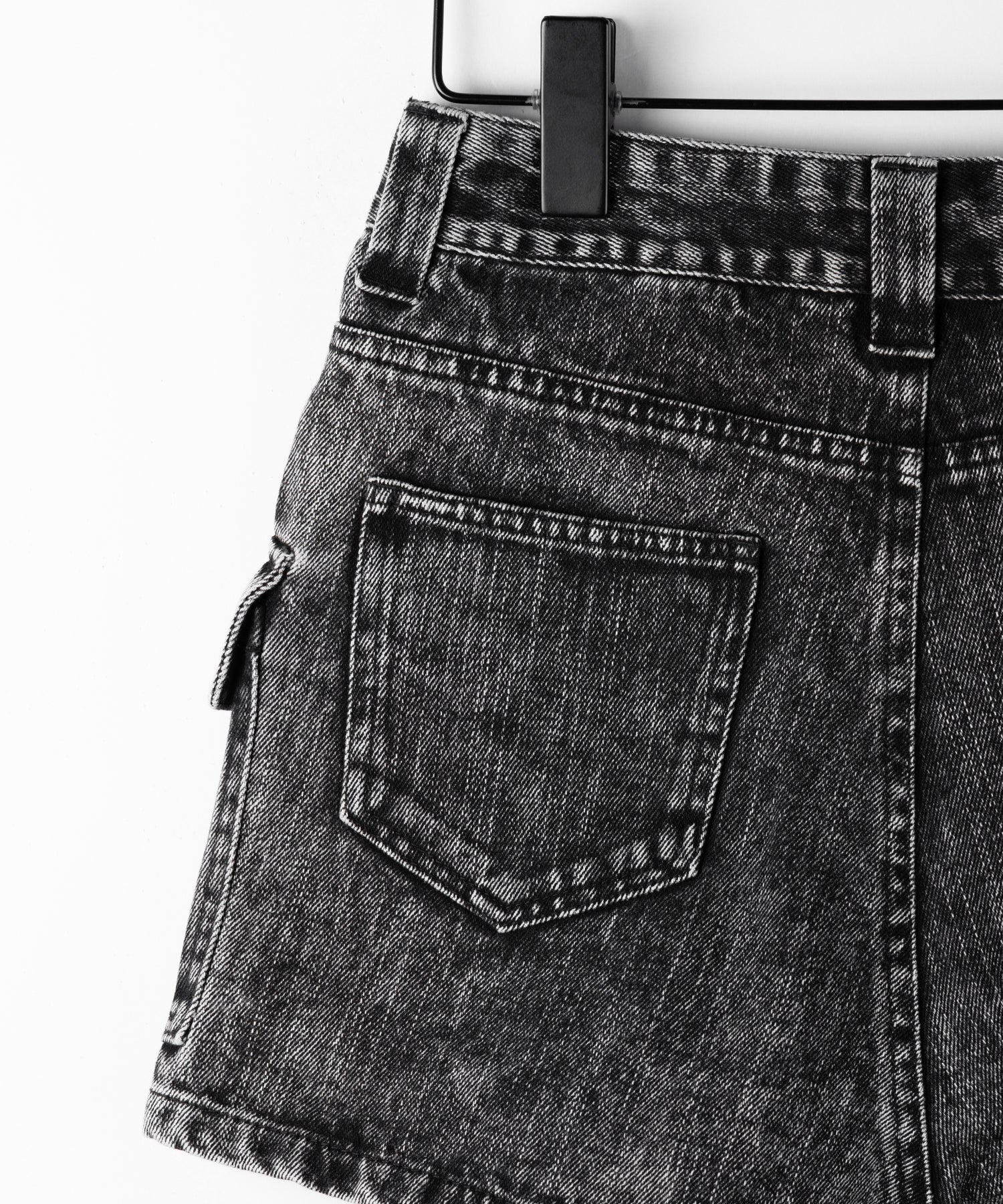 【 デニムセットアップ着用可能 】ヴィンテージケミカルブリーチカーゴデニムミニスカパン ／ vintage chemical bleach cargo denim mini skirt pants