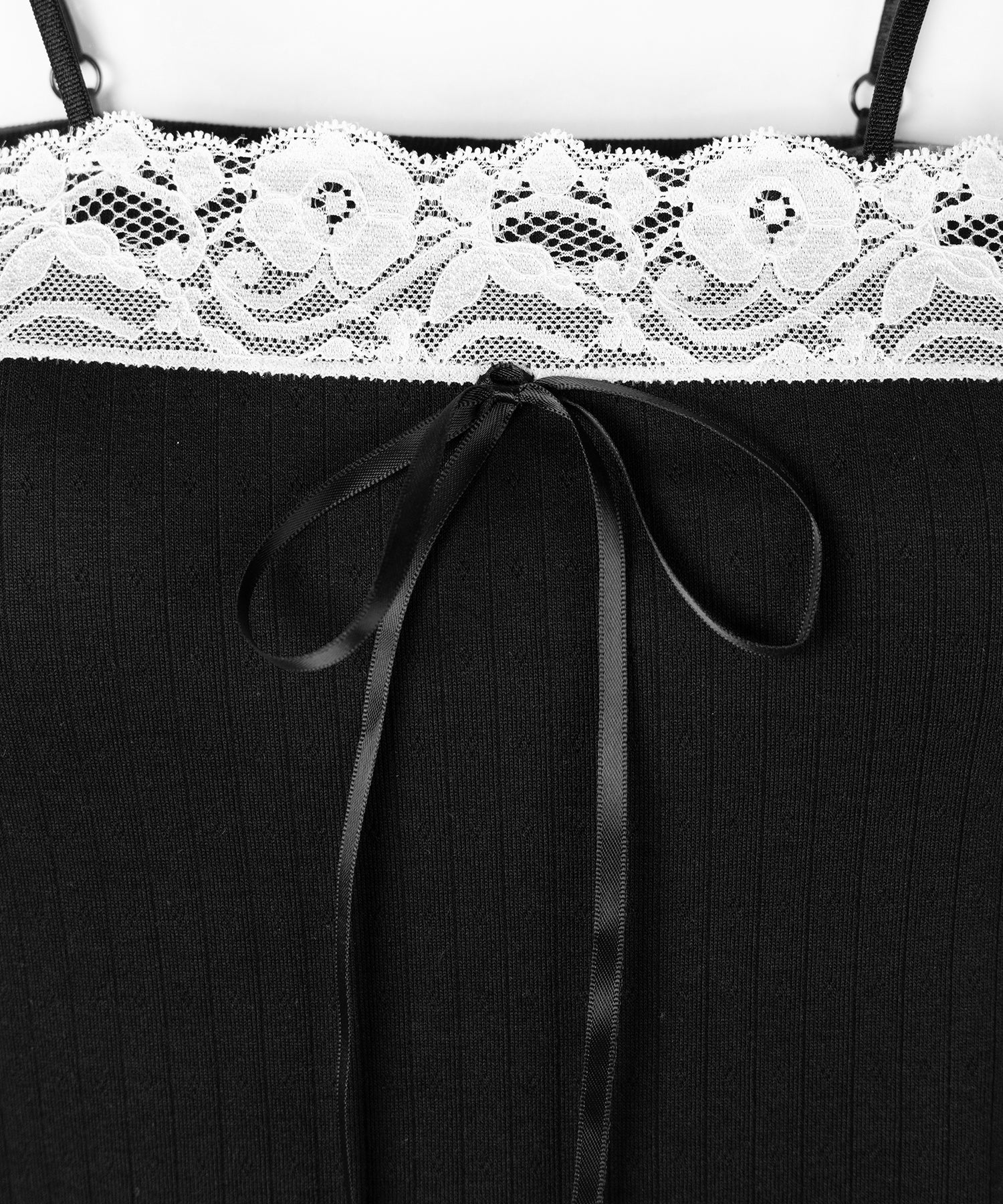 フロントリボンレースショートキャミソール ／ front ribbon lace short camisole