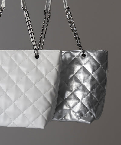 【 ３color ／ A4収納可 】キルティングチェーンスクエアトートショルダーバッグ ／ quilting chain square tote shoulder bag