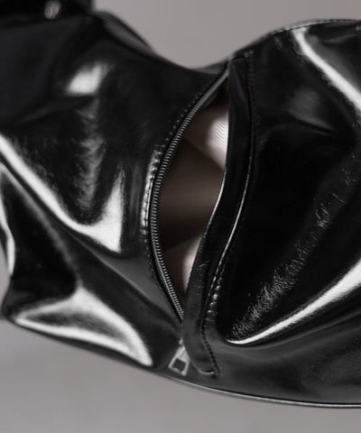 【 大容量 】フェイクレザーワイドストラップビッグショルダーボディバッグ ／fake leather wide strap big shoulder body bag
