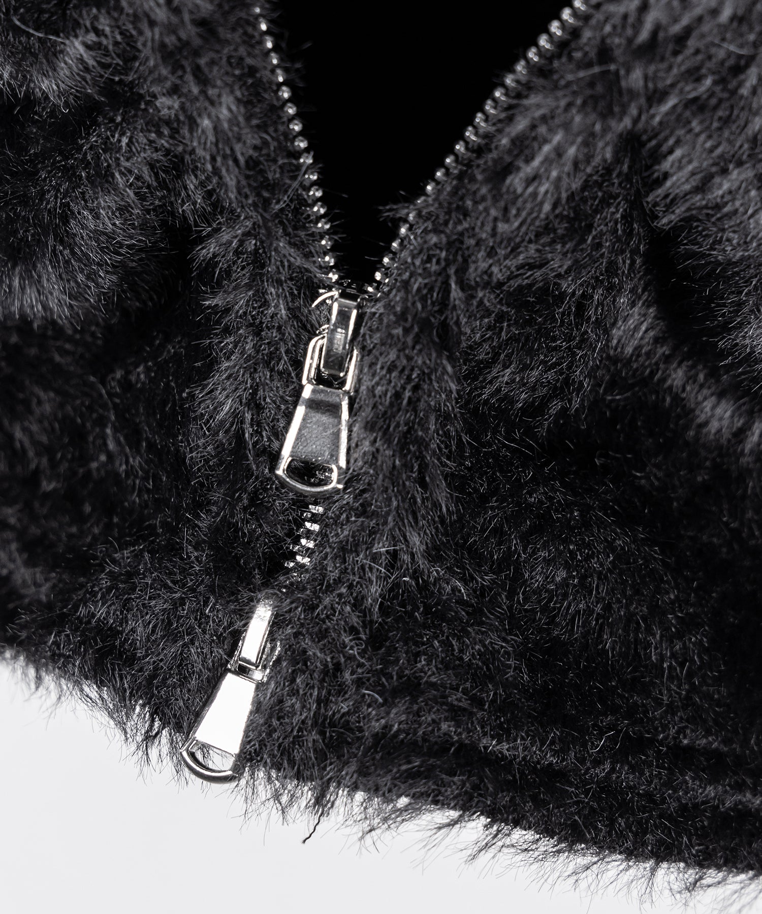 フロントジップショートシャギートップス／ front zip short shaggy tops