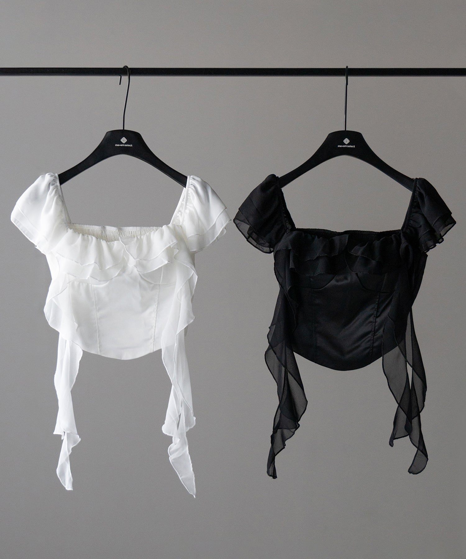 【 ２color ／ ２WAY 】シアーフリルコルセットサテンショートブラウス ／ sheer frill corset satin short blouse