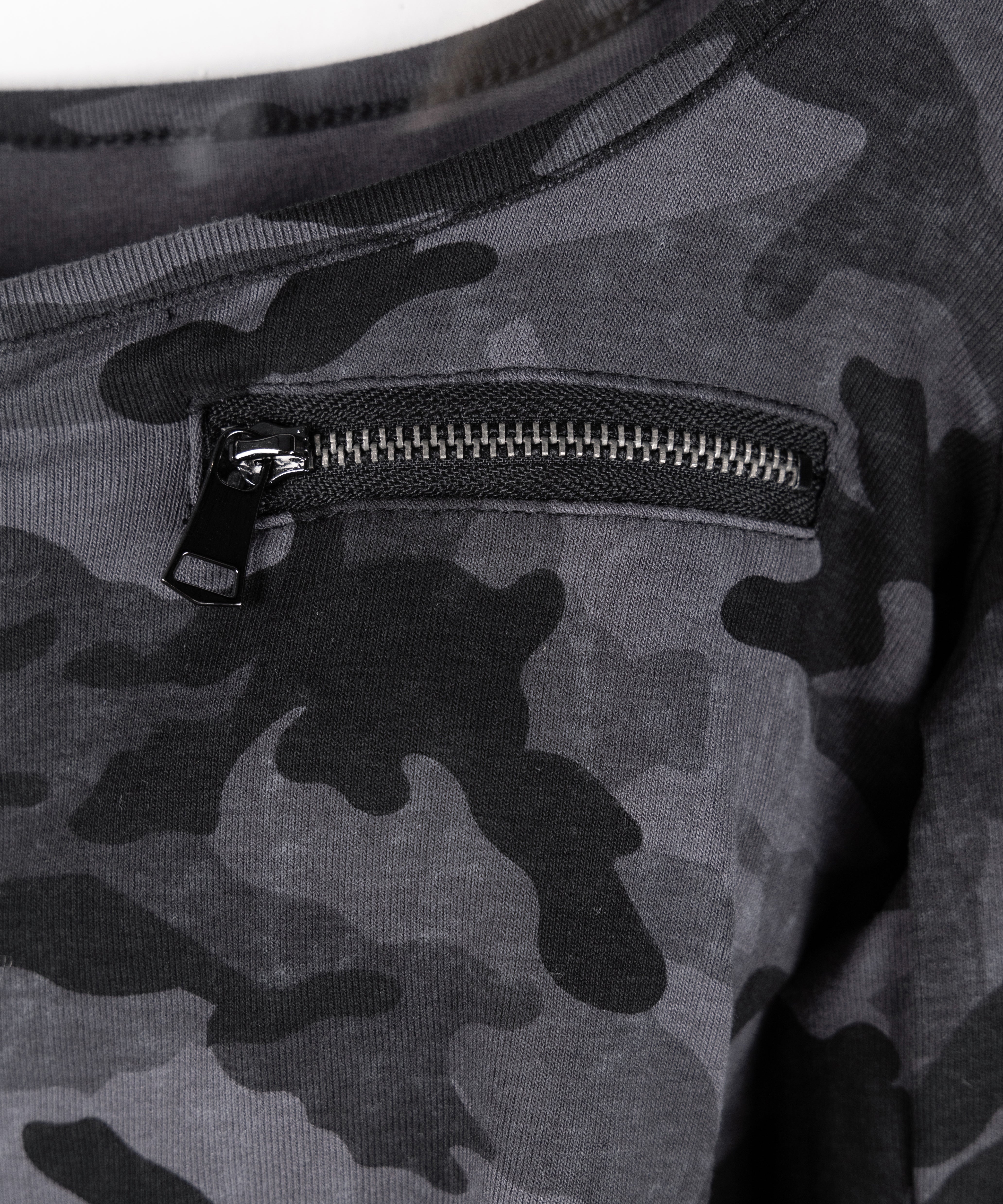カモフラアウトポケットスクエアネック長袖スリムTシャツ ／ 　camouflage out pocket square neck long sleeve slim T-shirt