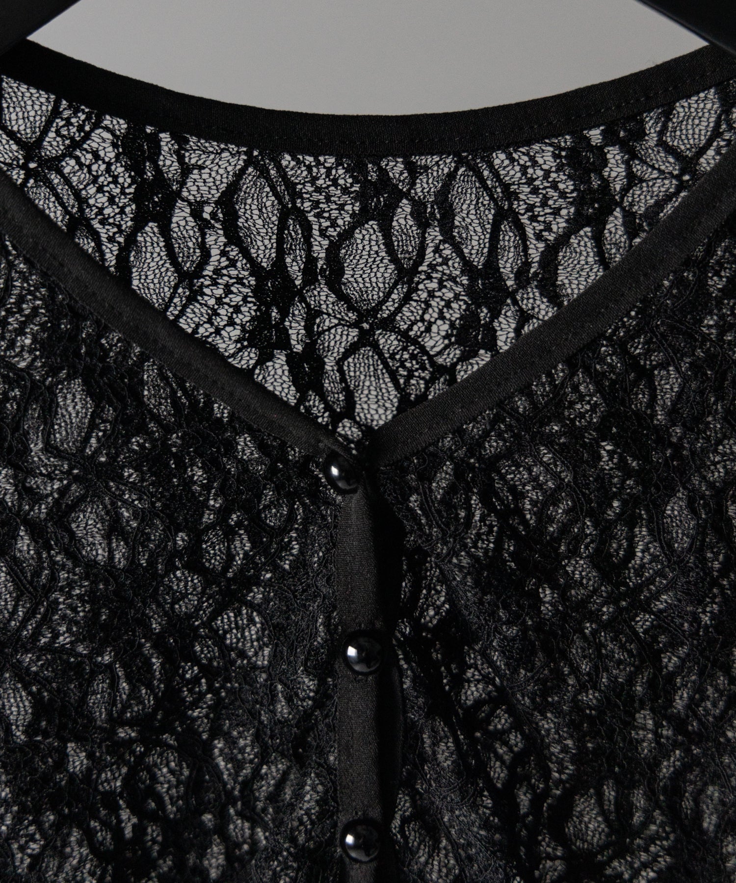 【 ２color 】フロントボタンショートレースカーディガン ／ front button short lace cardigan