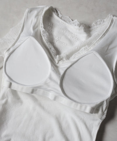 フロントリボンVネックレイヤードレーストップス ／ front ribbon v-neck layered lace tops