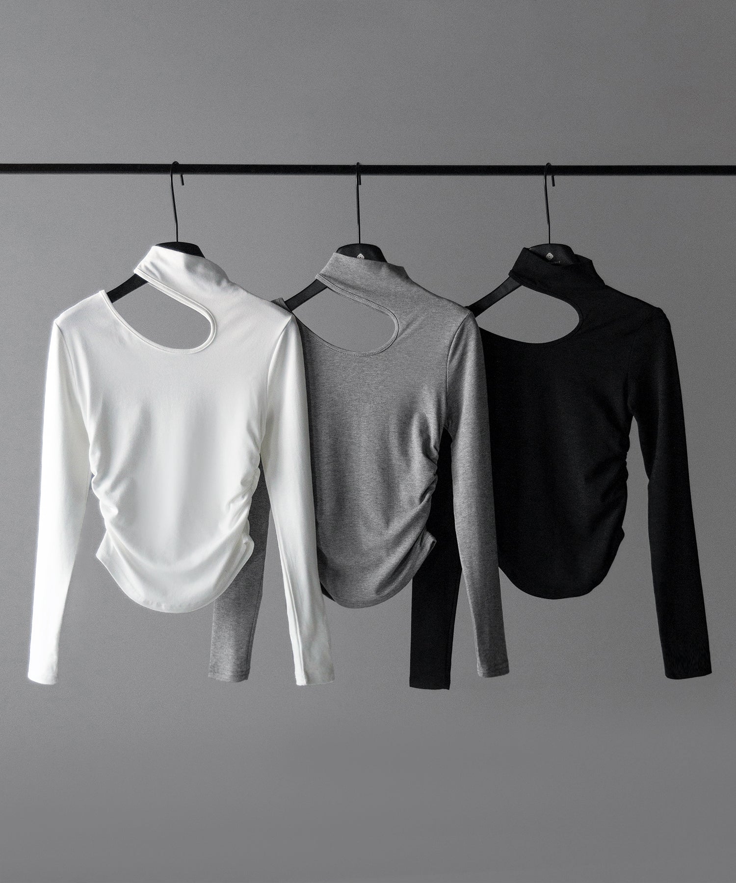 【 ２color 】カットアウトアシメチョーカーカットソートップス ／cutout asymmetry choker cutsew tops