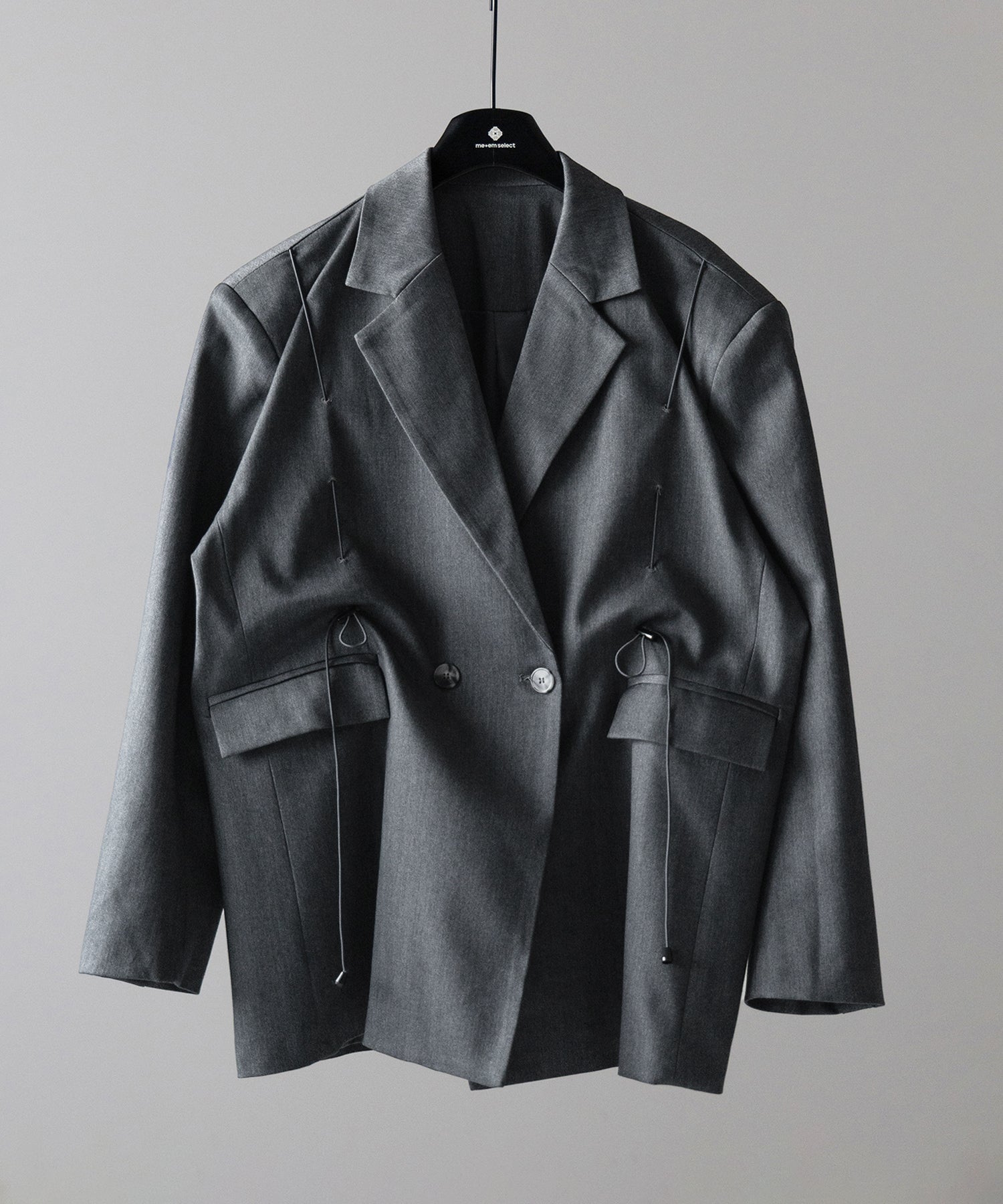 オーバーショルダードロストビッグテーラードジャケット ／ over shoulder drawstring big tailored jacket