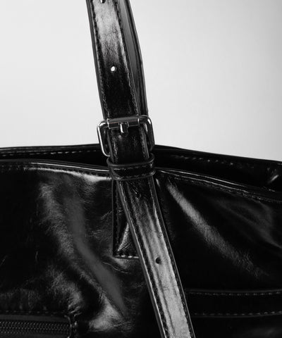 【 A4収納可 】デザインベルトフェイクレザースクエアトートバッグ ／ design belt fake leather square tote bag