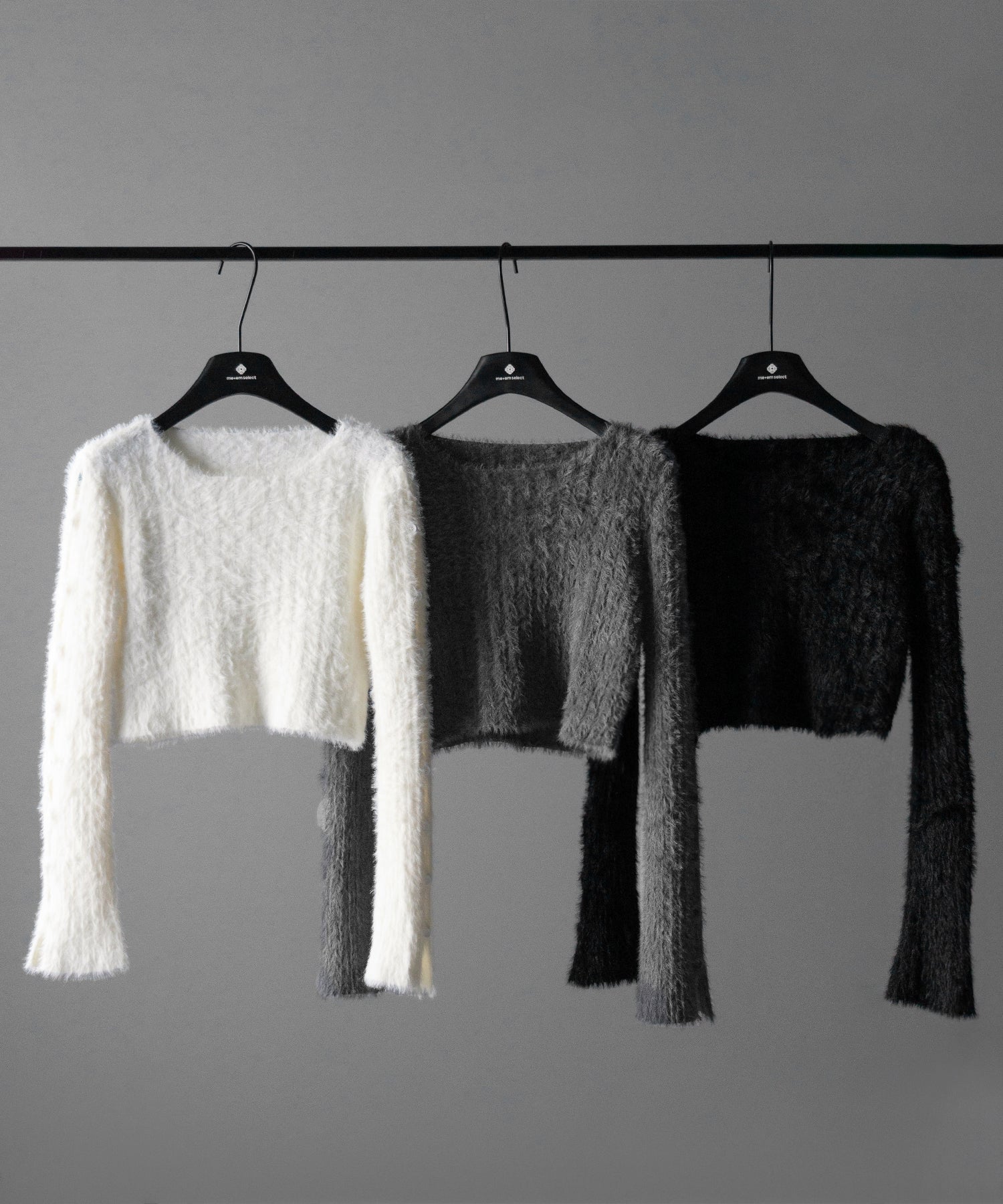 【 ３color 】カットアウトスリットスリーブショートシャギーニット ／ cutout slit sleeve short shaggy knit