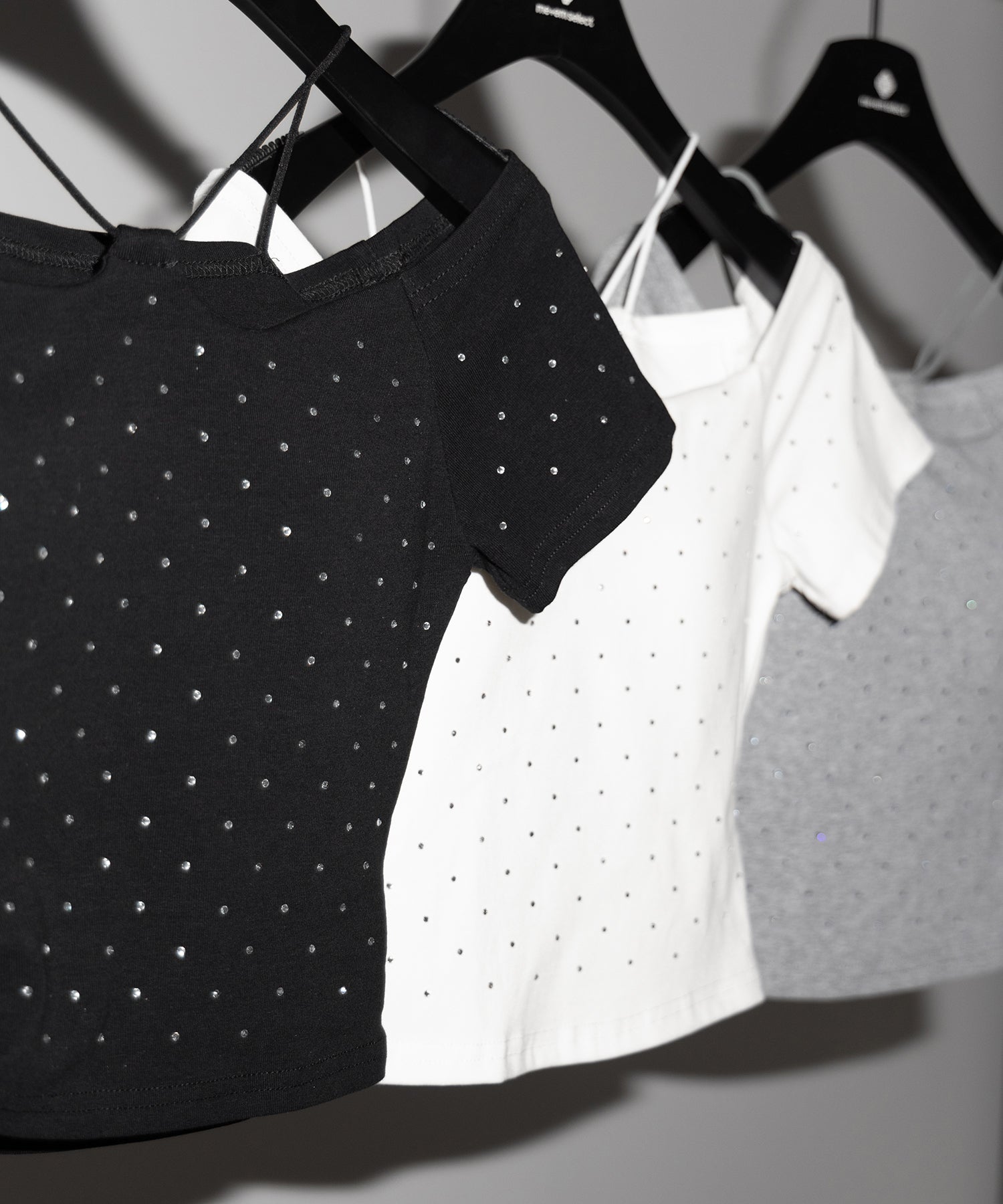 ラインストーンクロスネックショートTシャツ ／ Rhine stone cross neck short T-shirts