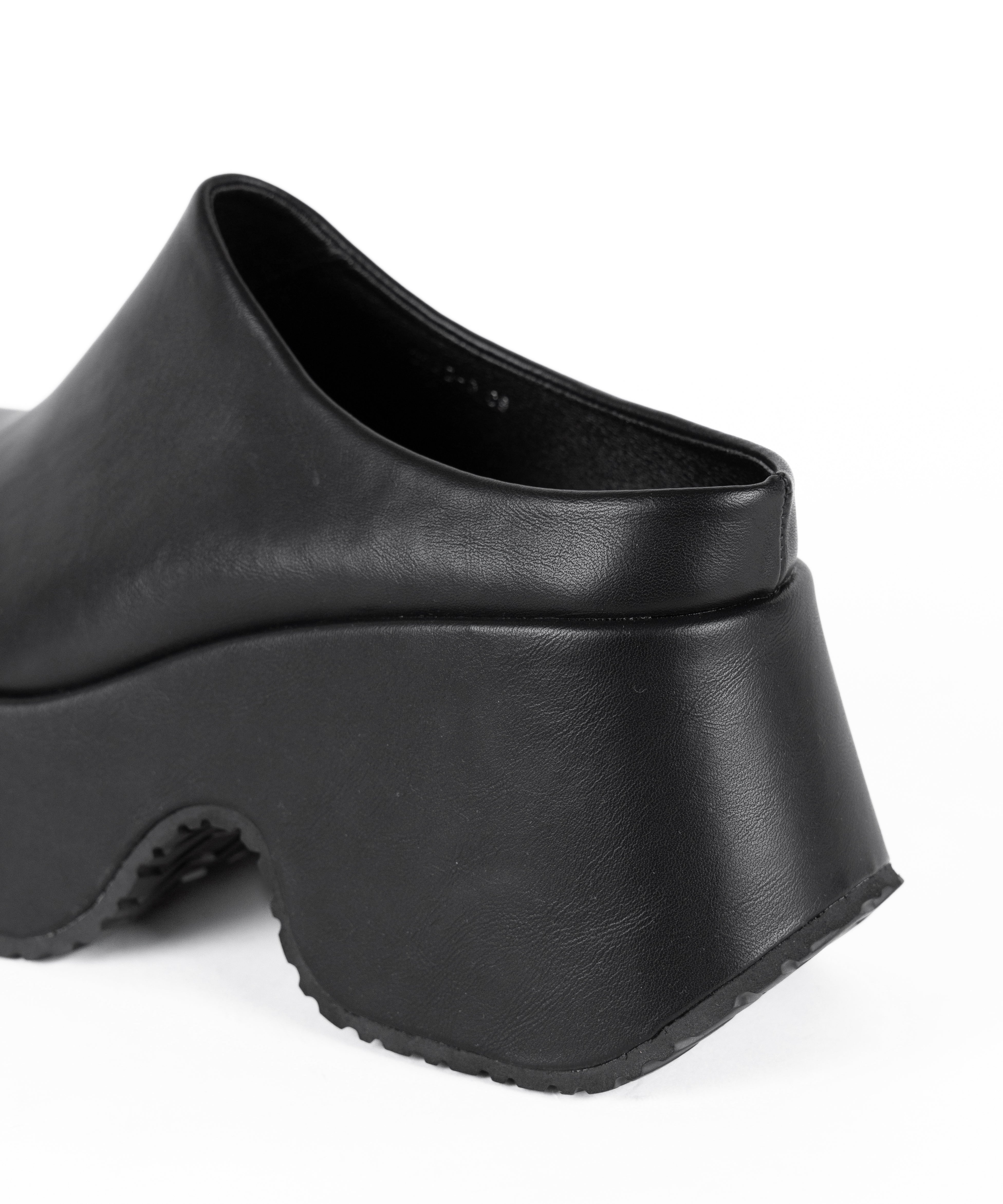 厚底スクエアサボサンダル／platform square sabo sandals
