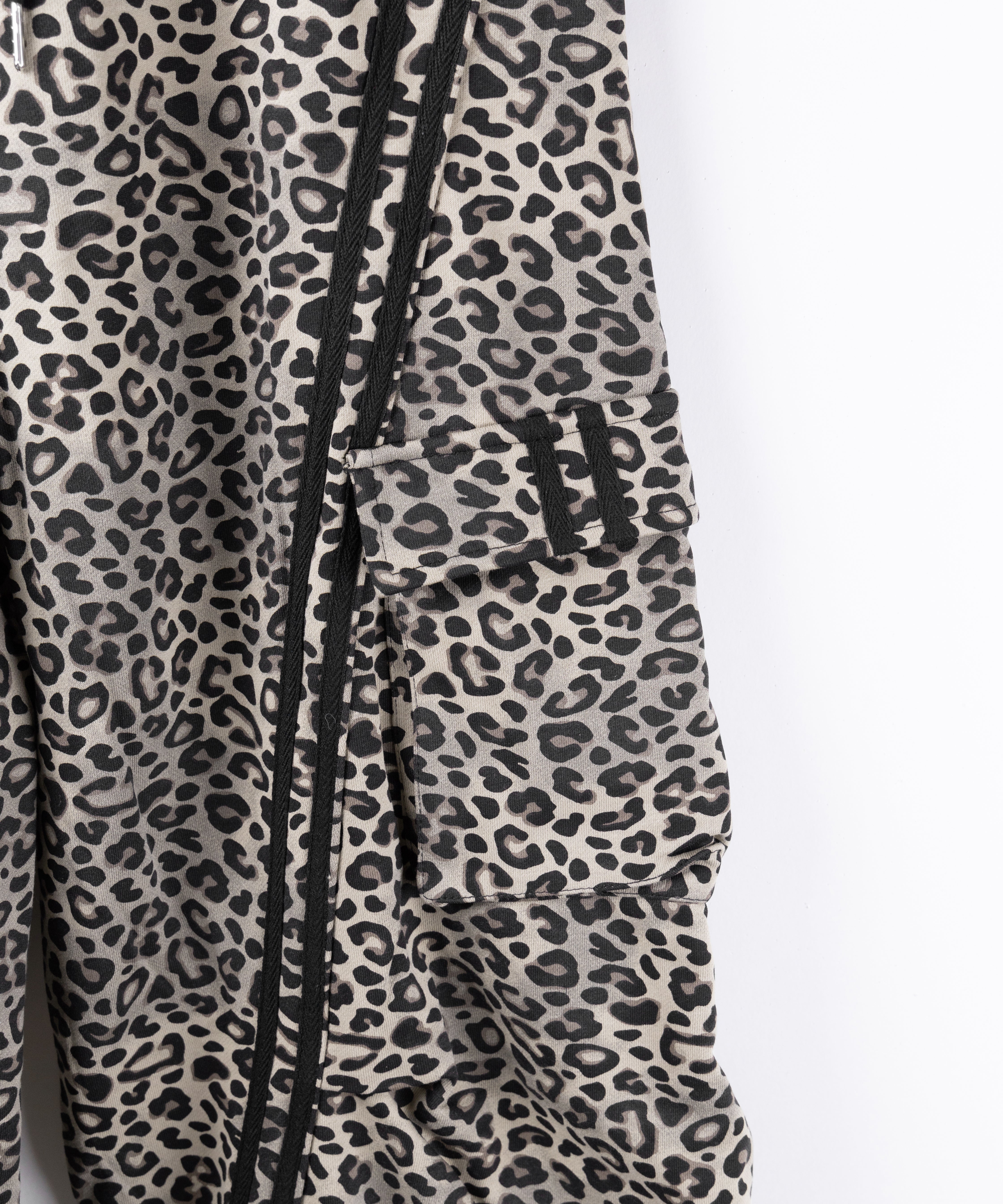 【 裾絞り可能２WAY 】レオパードヴィンテージサイドラインタックワイドスウェットパンツ ／ leopard vintage side line tuck wide sweatpants
