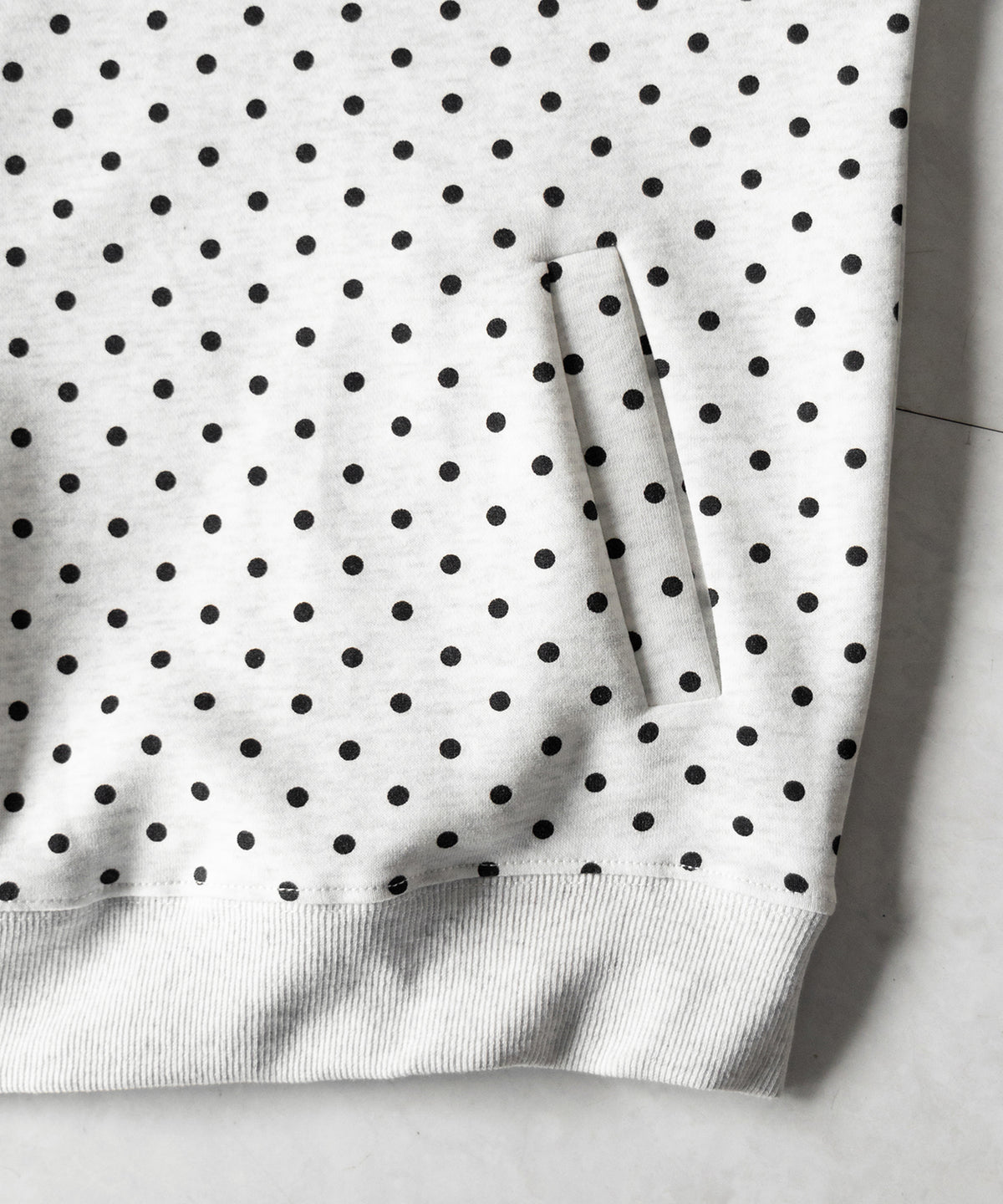 胸ロゴ刺繍ドットラインオーバースウェットブルゾン ／ chest logo embroidery side dot line over sweat blouson