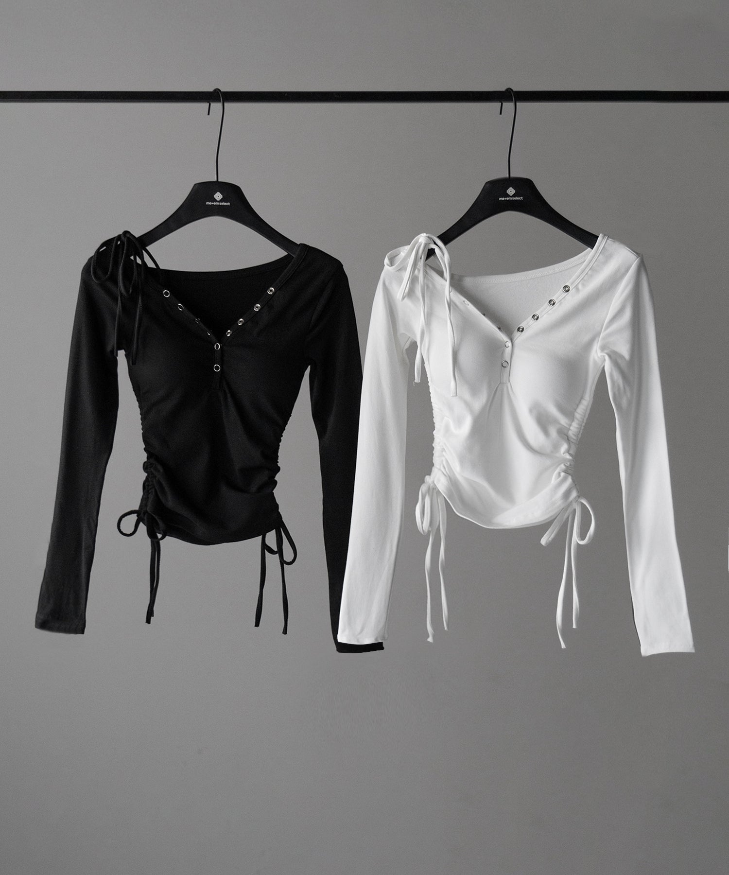 【 ２WAY ／ 裏起毛 】ナナメストラップスナップボタンシャーリングリボントップス ／ naname strap snap button shirring ribbon tops