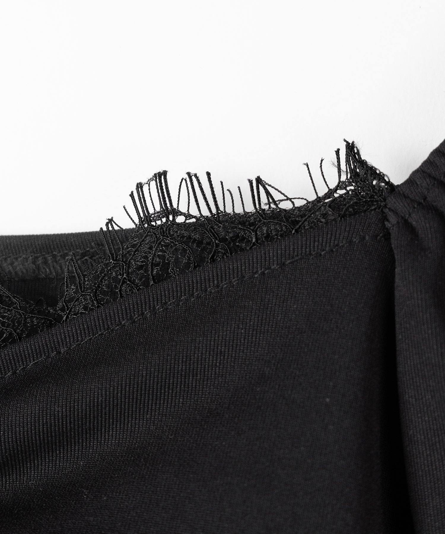 【 ２color 】レースドッキングシャーリングショートカットソートップス ／ lace docking shirring short cutsew tops