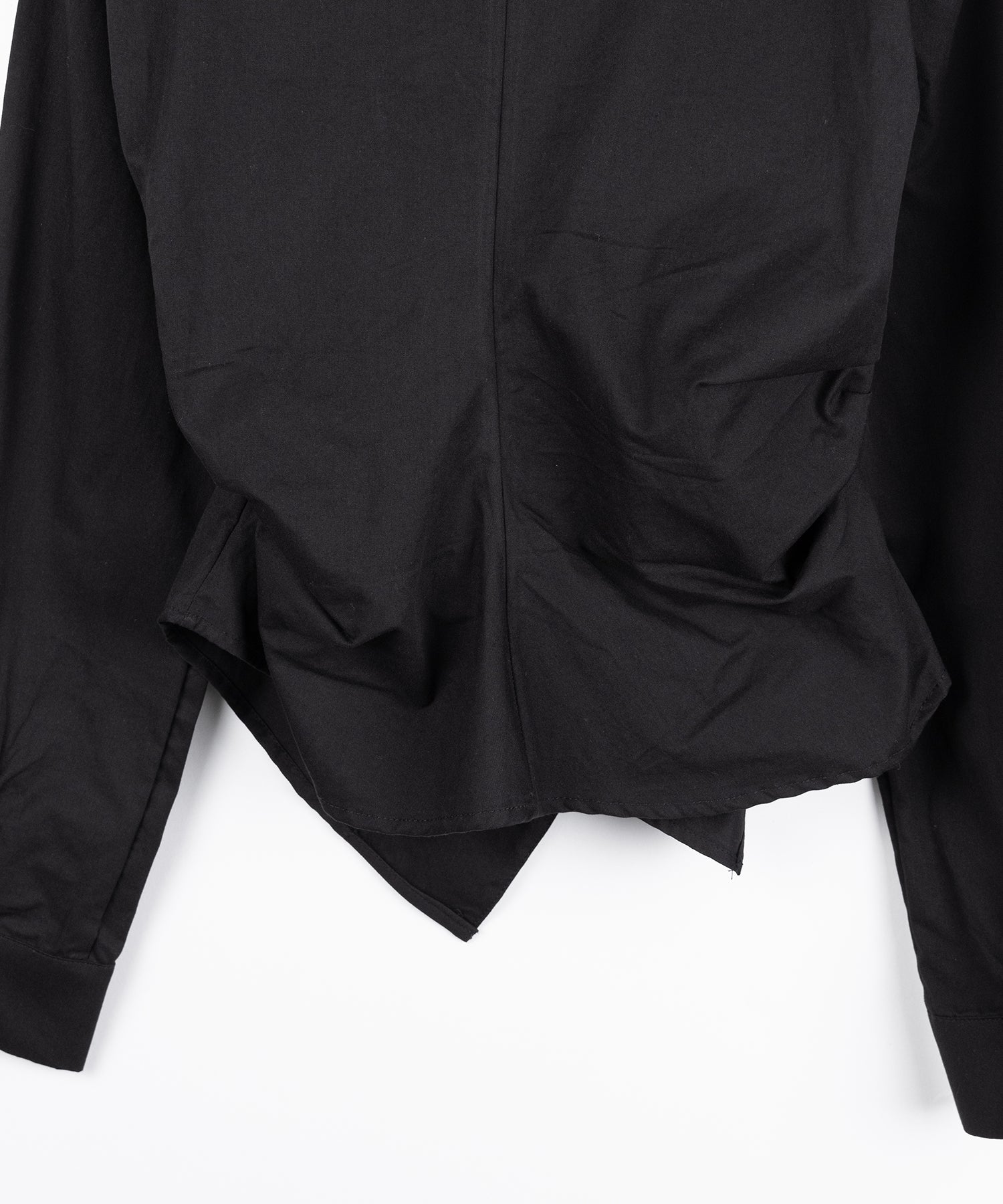 タックレイヤードアシンメトリーミディシャツ ／ tuck layered asymmetry midi shirts