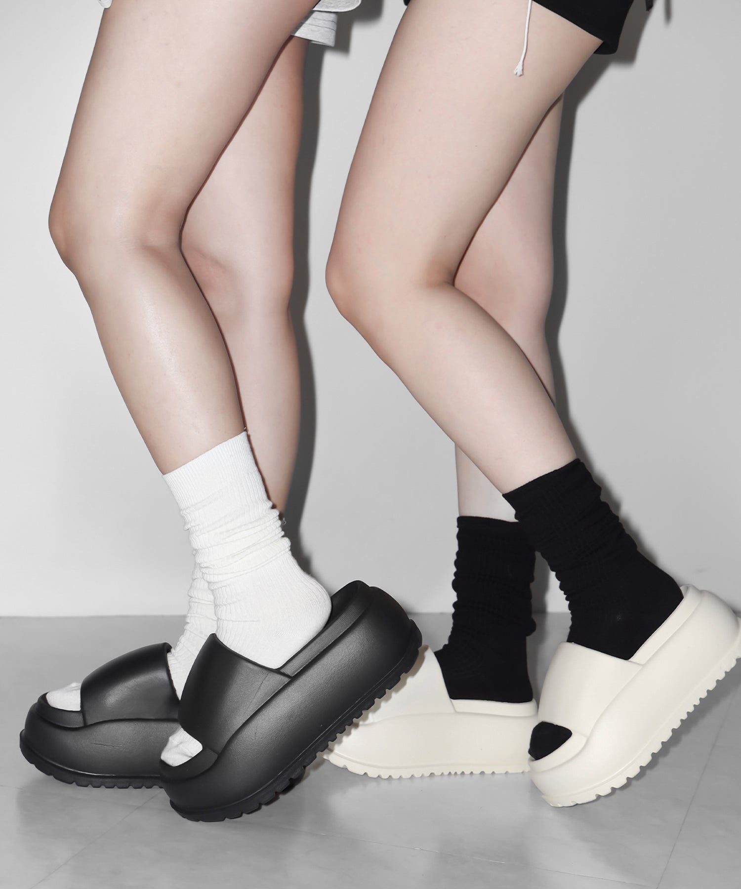 厚底ボリュームソールパフィースライドサンダル／platform volume sole puffy slide sandals