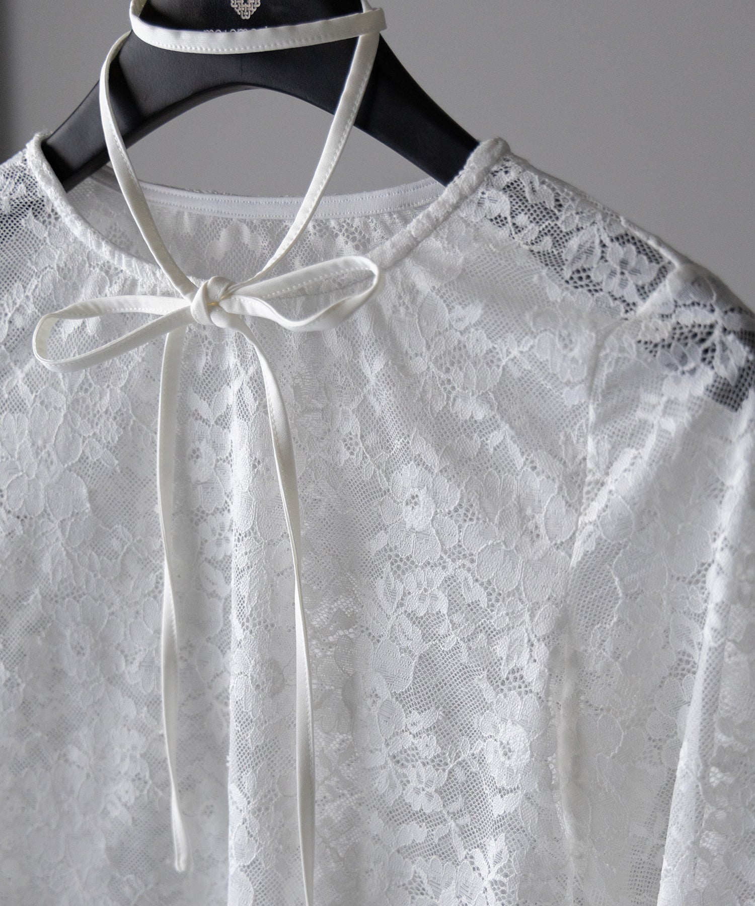 【 ２color 】ストラップリボンショートレーストップス ／ strap ribbon short lace tops