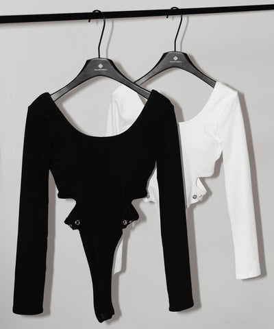 カットアウトアイレット長袖ボディスーツトップス ／ Cutout eyelet long sleeve bodysuit tops