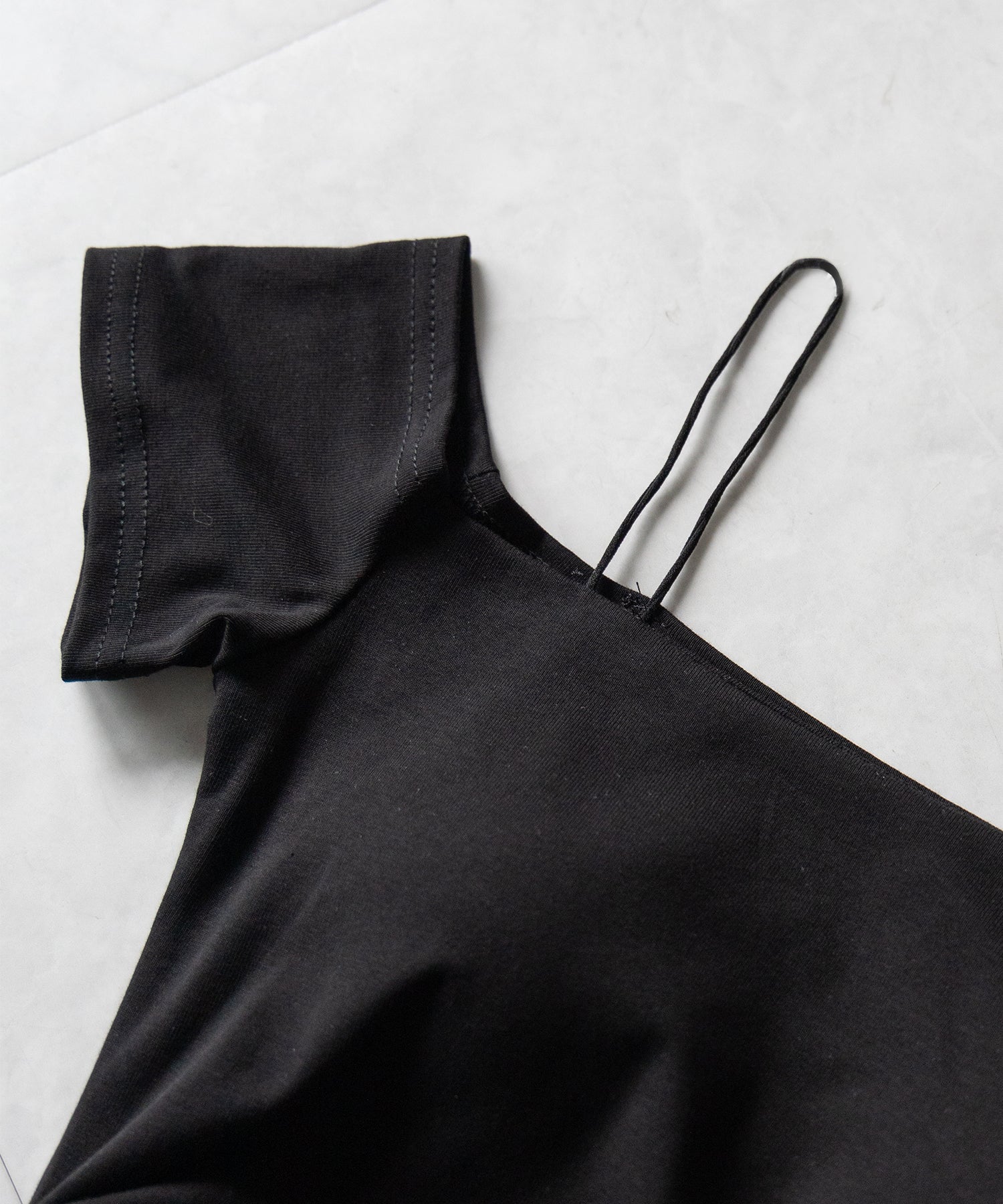 【 セットアップ 】ダブルシャーリングリボンワンショルミニワンピ＋ショートパンツ SET ／ 【 SETUP 】double shirring ribbon one-Shoulder mini onepiece + short pants SET