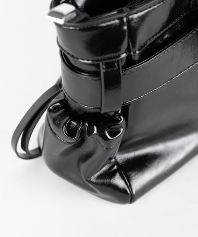 【ショルダーにできる2WAY】 ベルテッドダブルジップポケットショルダーバッグ／ belted double zip pocket shoulder bag