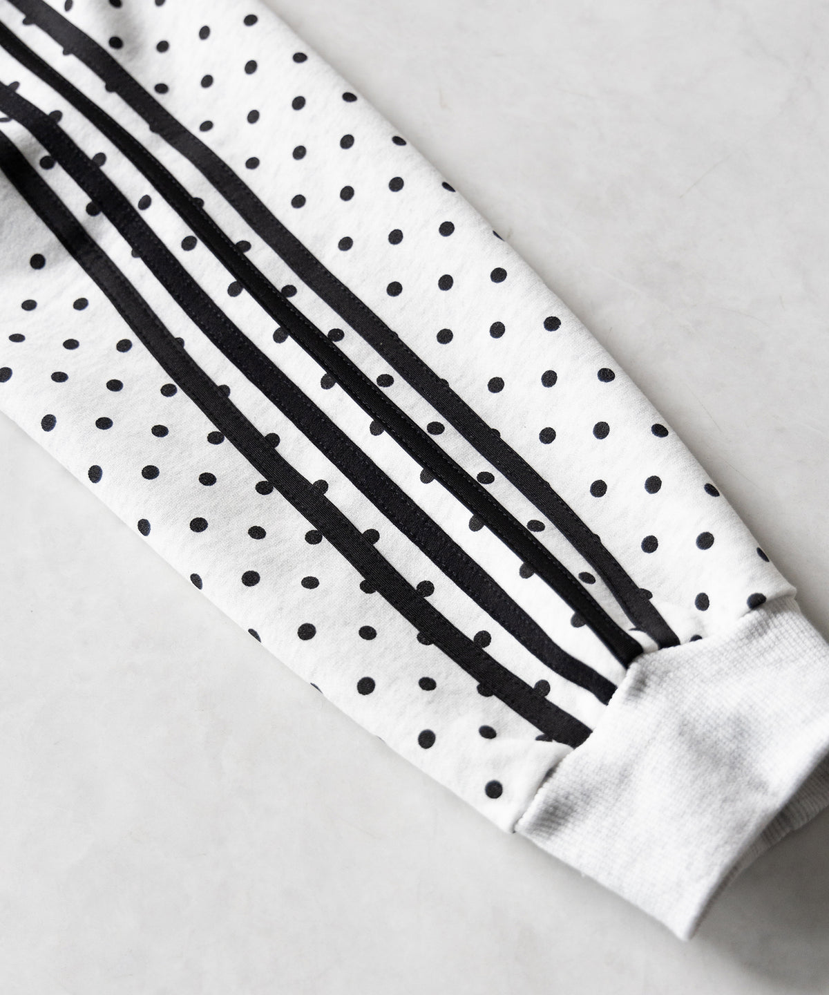 胸ロゴ刺繍ドットラインオーバースウェットブルゾン ／ chest logo embroidery side dot line over sweat blouson