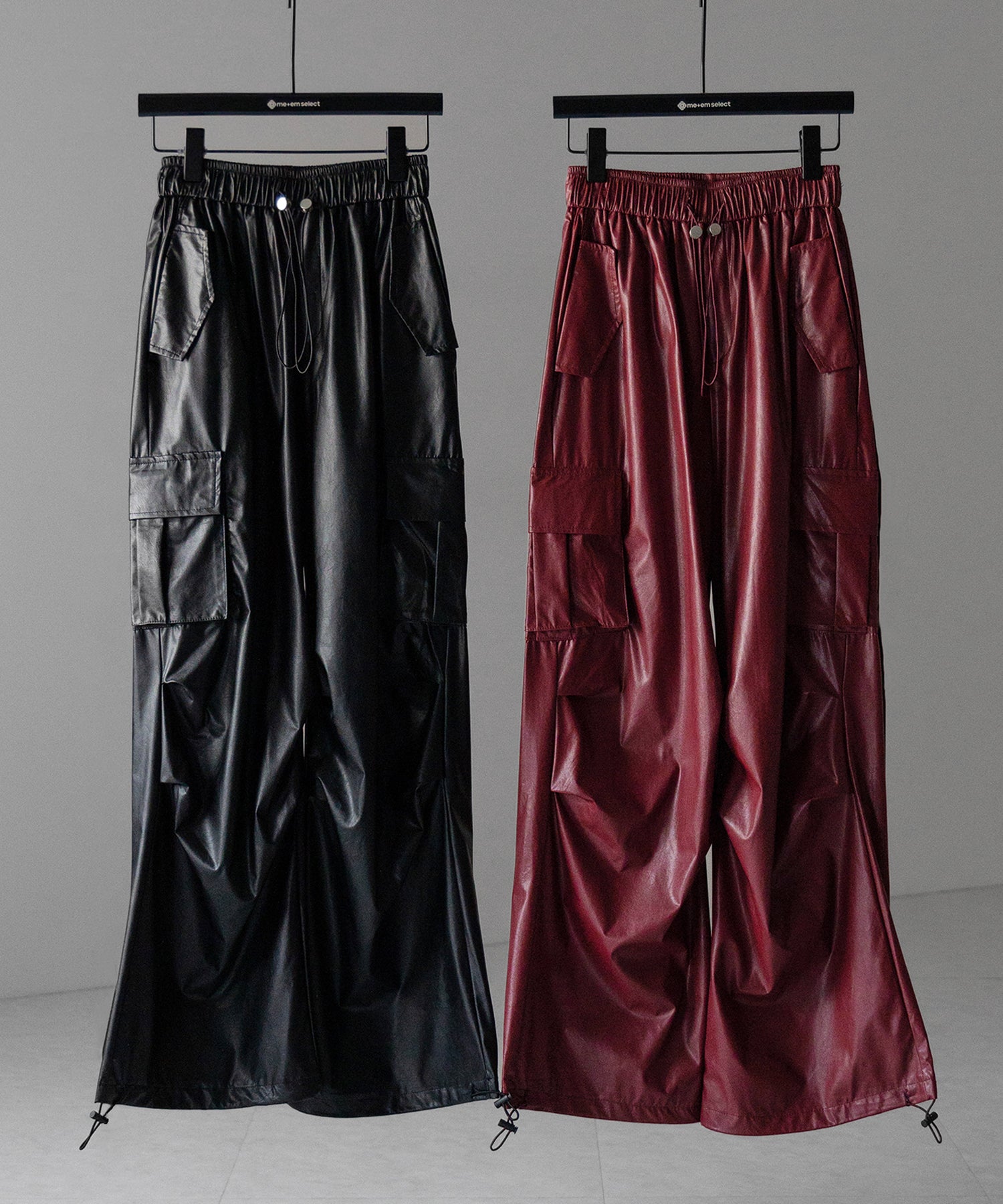 【 選べる４size ／ ２color 】２WAY ドロストフェイクレザーワイドカーゴパンツ ／ 2WAY drawstring fake leather wide cargo pants
