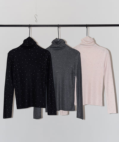 ラインストーンタートルニットトップス ／ Rhinestone turtleneck knit tops