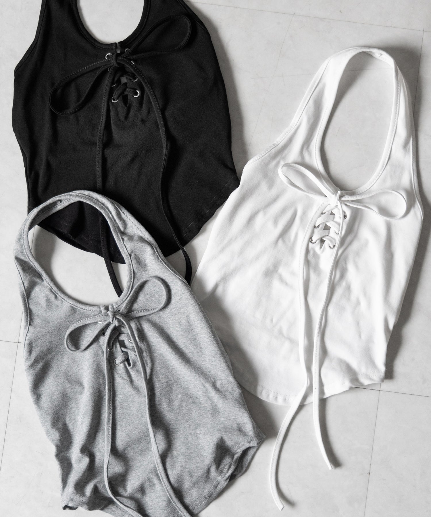 【 クロスにできる２WAY 】レースアップホルターネックタンク ／ laceup halter neck tank
