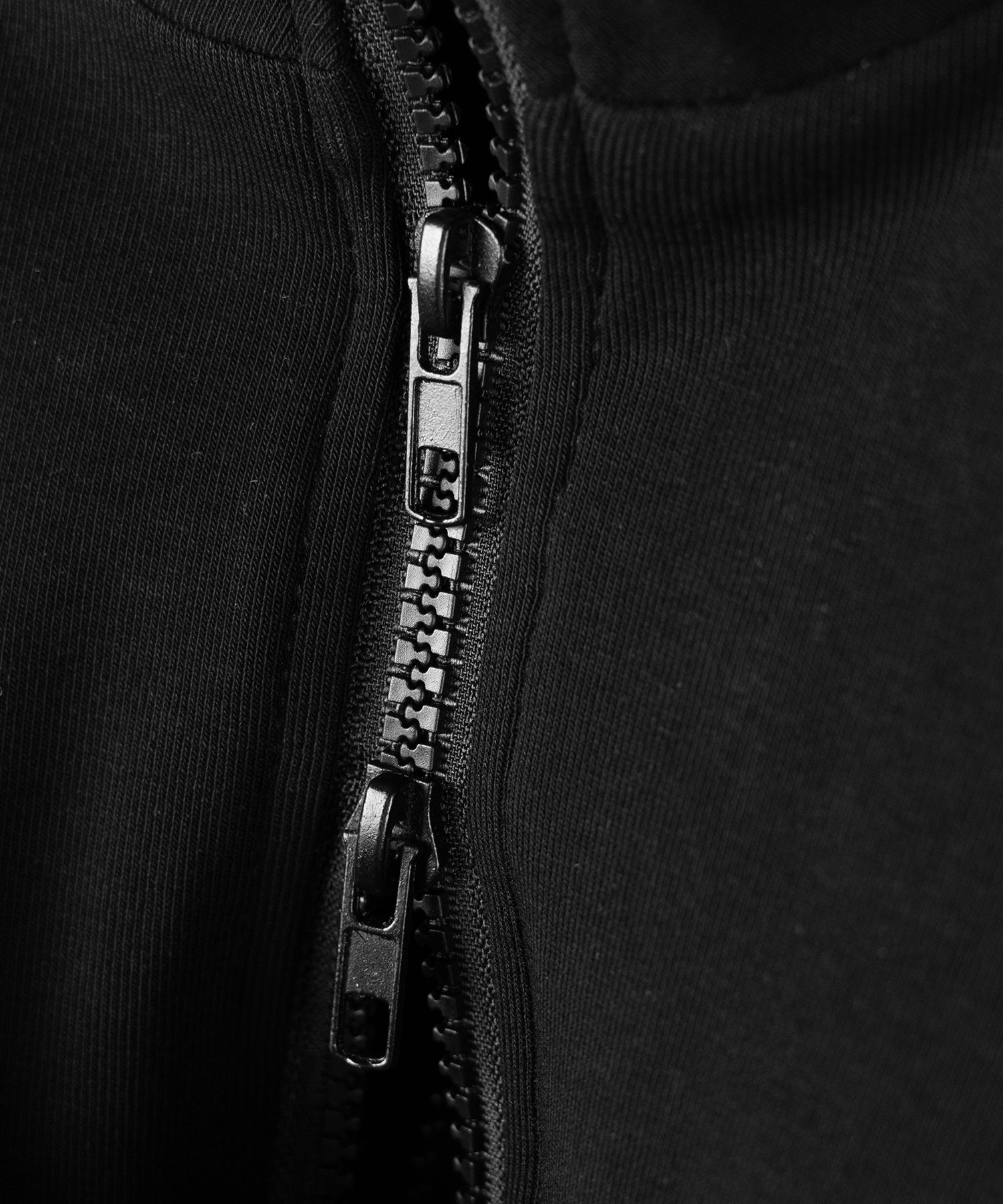 スタンドカラーベルテッドダブルジップスリムトップス ／ stand collar belted double zip slim tops