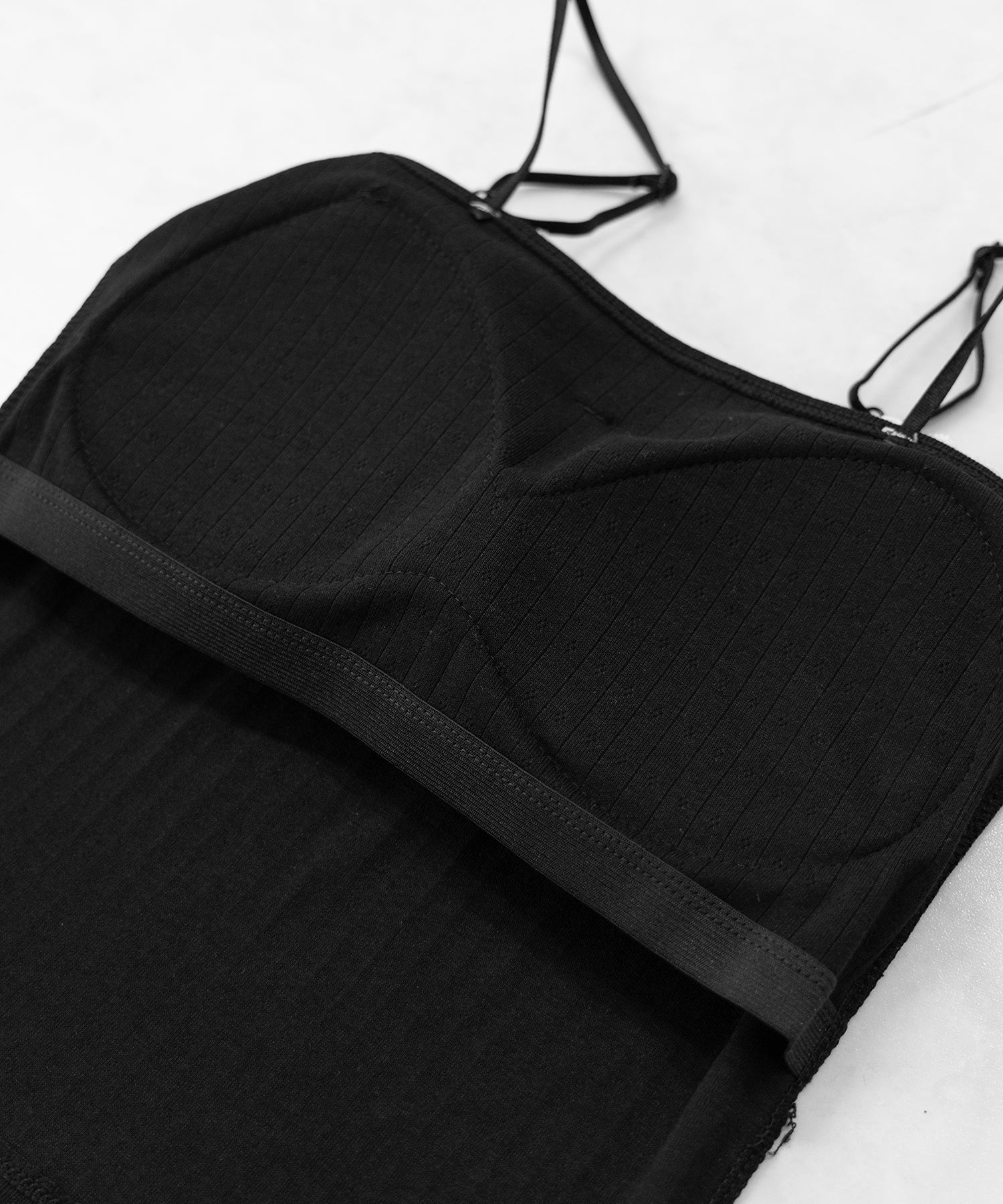 フロントリボンレースショートキャミソール ／ front ribbon lace short camisole