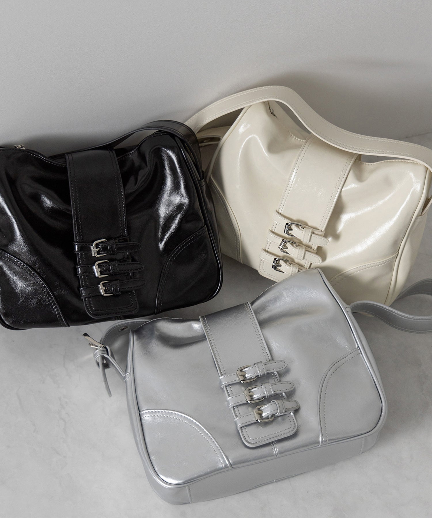 【 ３color 】ベルテッドフェイクレザーショルダーバッグ ／ belted fake leather shoulder bag