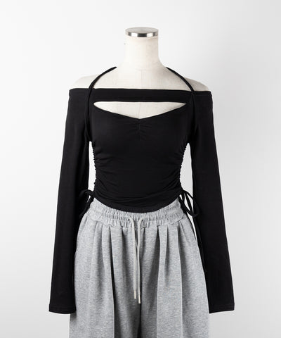 【 ２WAY 】クロスストラップリボンカットアウトオフショルトップス ／ cross strap ribbon cutout offshoulder tops